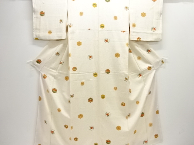 亀甲に蝶・花模様小紋着物